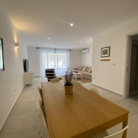 Swieqi Malaika New Apt 2 With Courtyard Is-Swieqi Exterior photo